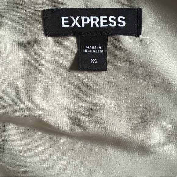 EXPRESS SAGE GREEN LINEN BLEND BUTTON UP TIE WAIST ROMPER SIZE XS - Picture 11 of 12